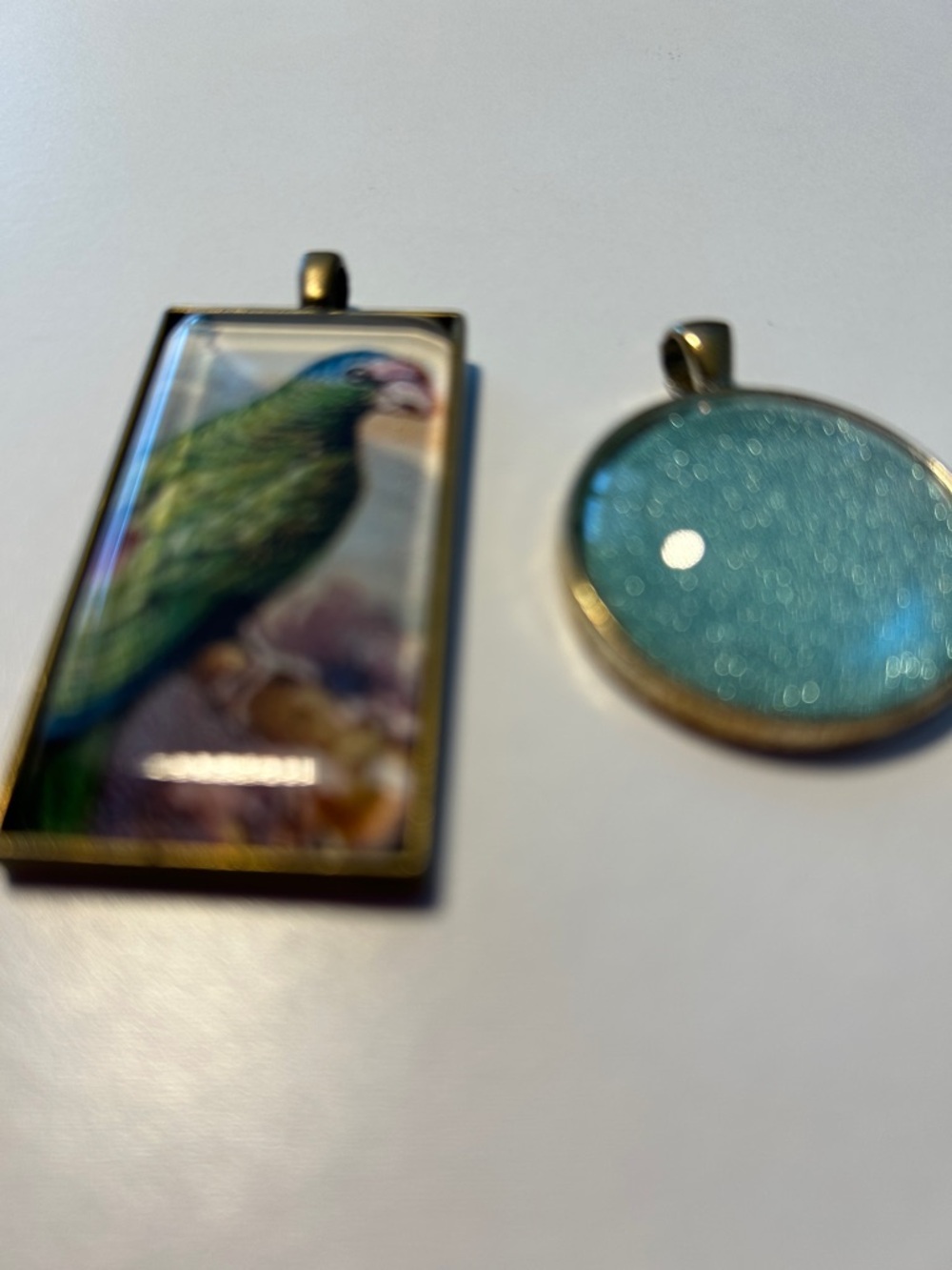 2 pendants